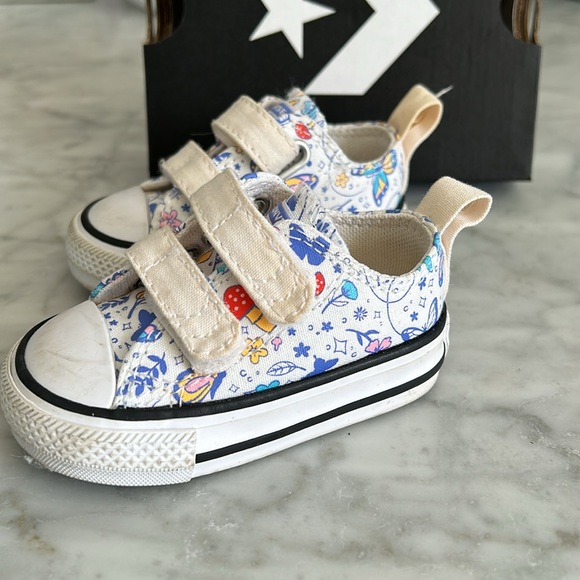 Converse All-Star Velcro butterfly infant shoes sz:2 - Picture 4 of 9